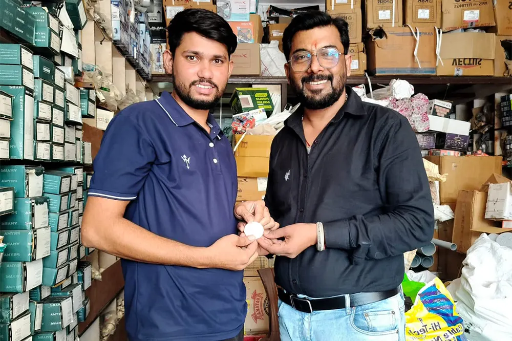 Yadav electrician 25 gram silver